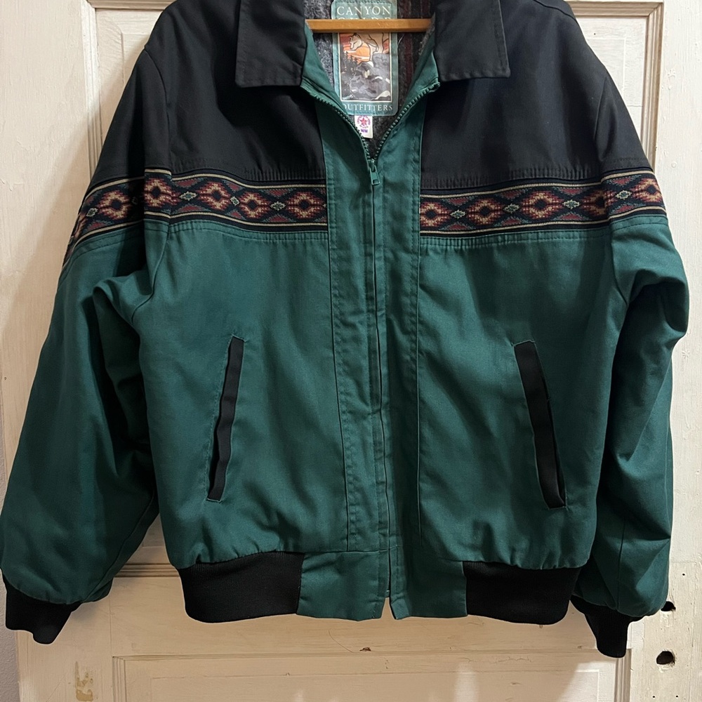 VNT Green and Black Canyon Guide Outfitters Jacket